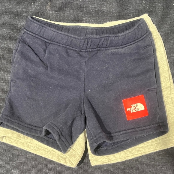 The North Face shorts lot - Picture 2 of 4